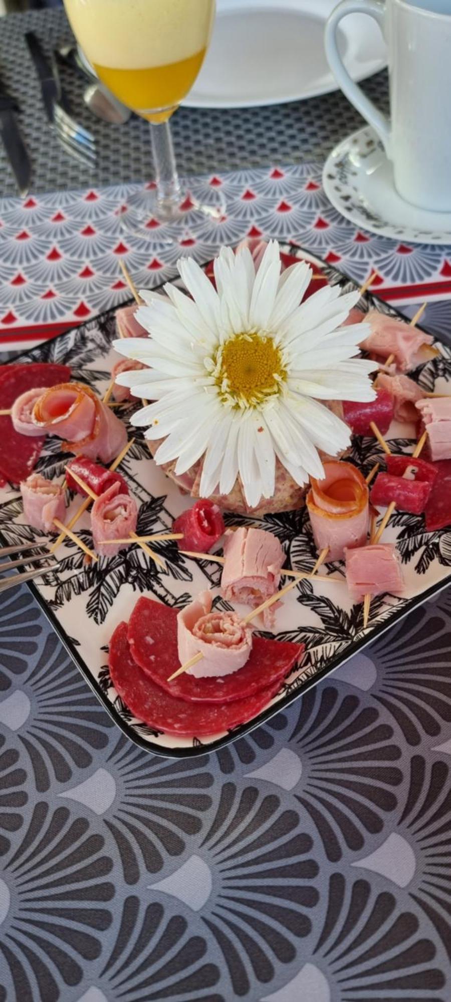 Le Palmier De La Paix Bed & Breakfast เลอ ตอมปง ภายนอก รูปภาพ