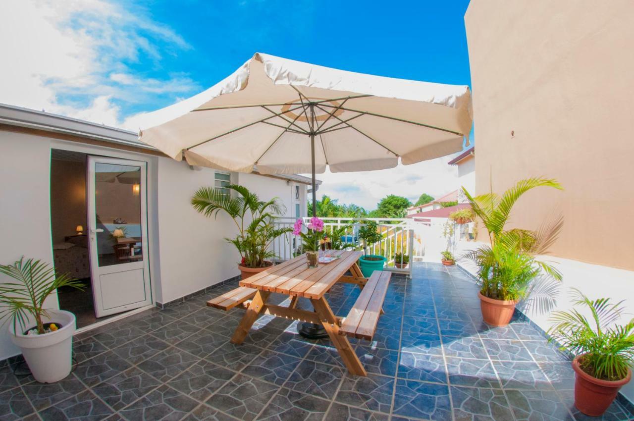 Le Palmier De La Paix Bed & Breakfast เลอ ตอมปง ภายนอก รูปภาพ
